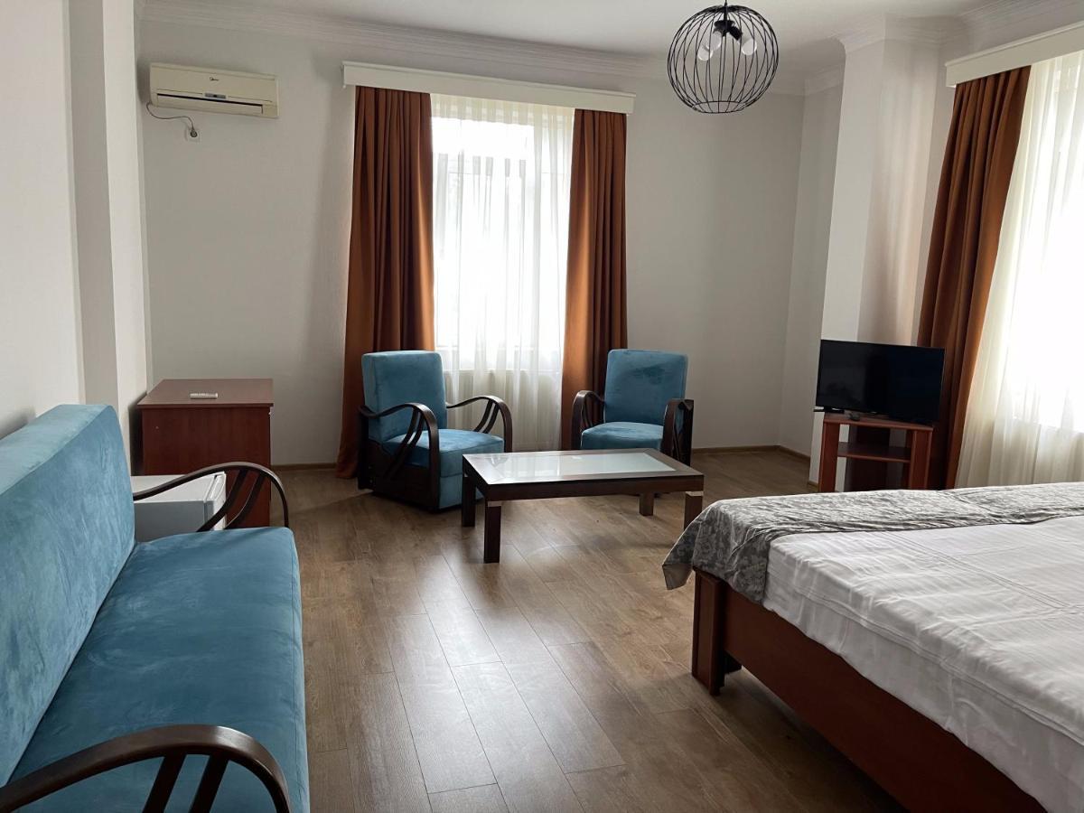 Hotel Aristocrat Tiflis Exterior foto