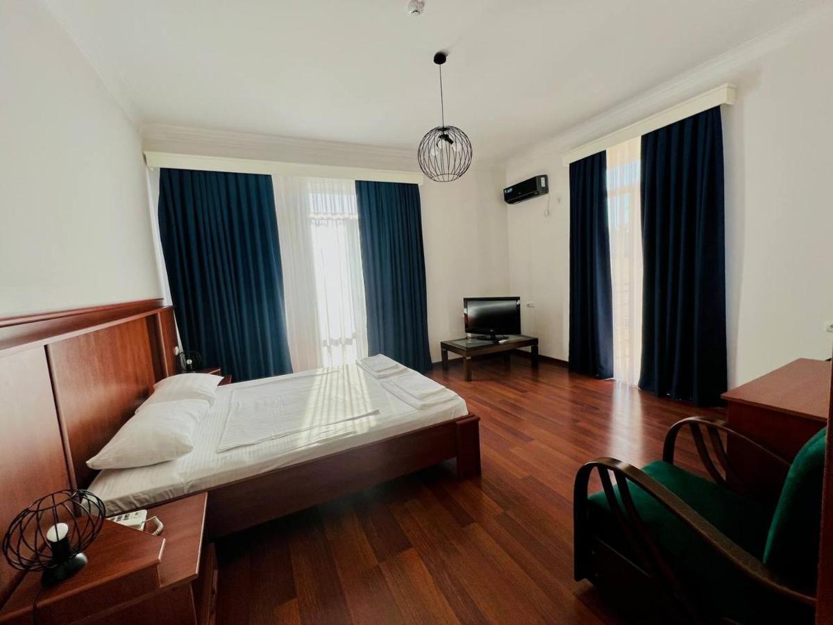 Hotel Aristocrat Tiflis Exterior foto