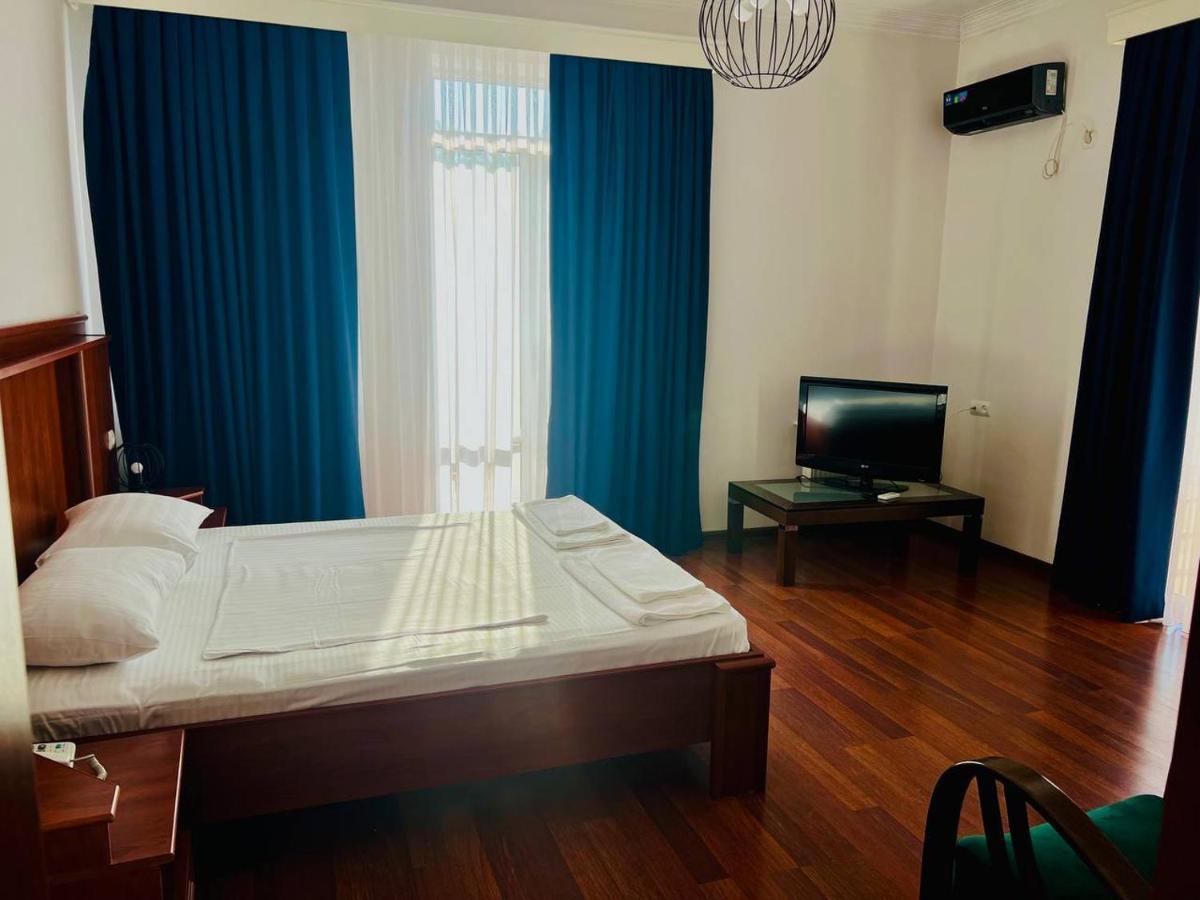 Hotel Aristocrat Tiflis Exterior foto